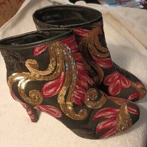 Joan Boyce Unique Colorful Sequined Boots. Sz 8.